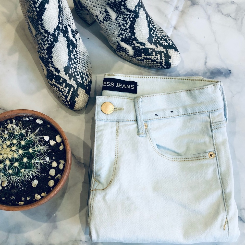 Express Mid Rise Jegging